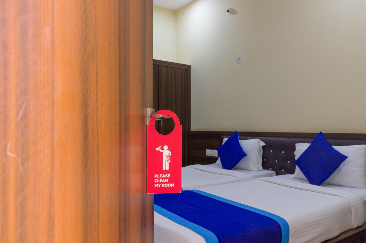 Oyo 7627 Royal Plaza Hotel Haidarábád Kültér fotó